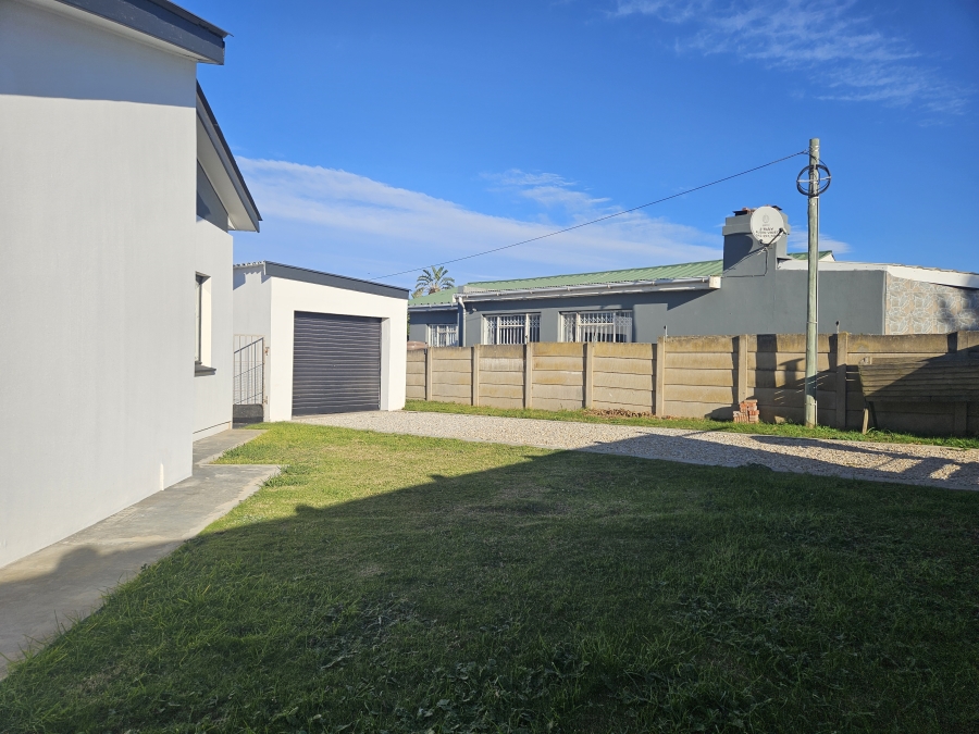 4 Bedroom Property for Sale in C Place Eastern Cape